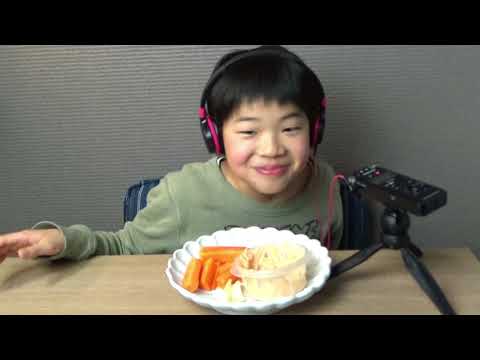 （ASMR）ぶーたろーに野菜スティック食わせたらめっちゃいい音に！ｗ（咀嚼音注意）（癒し音）（睡眠用）