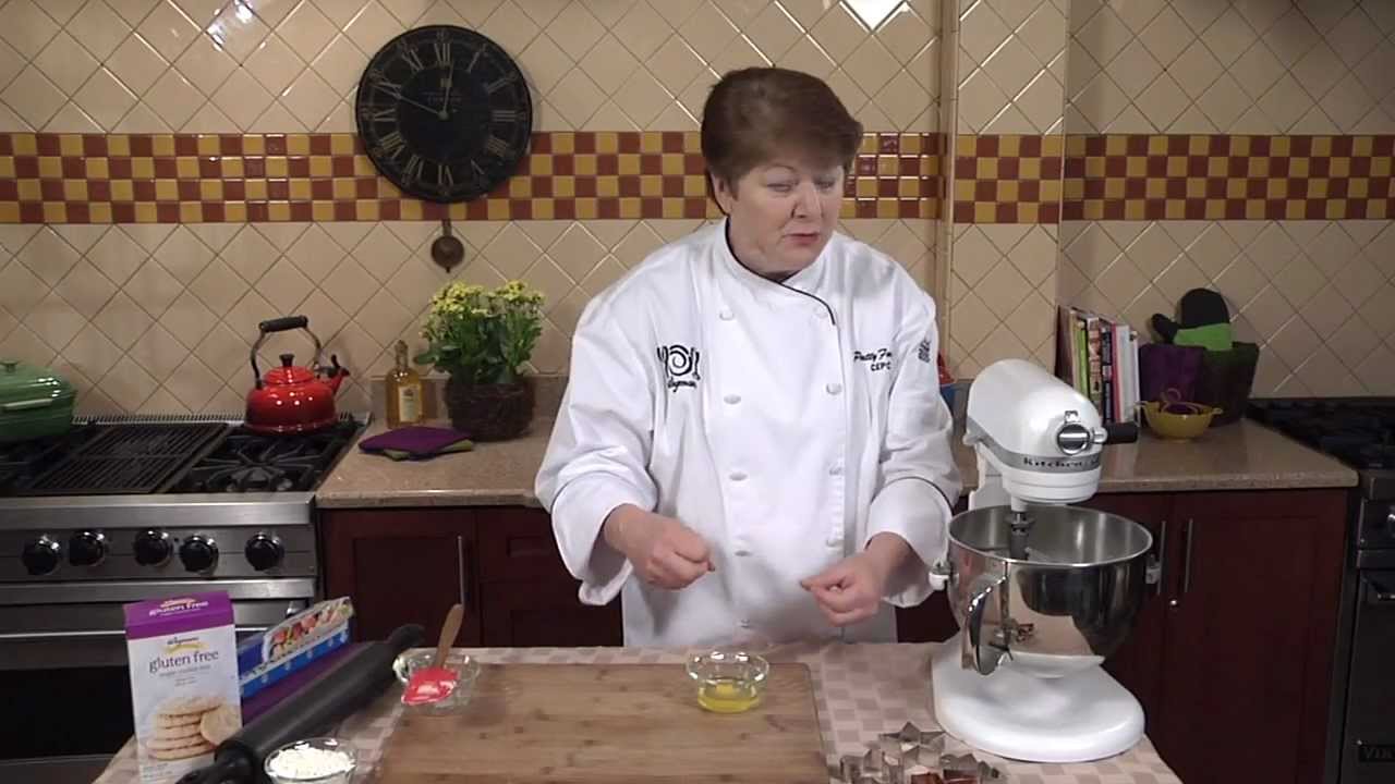 Gluten free koloocheh