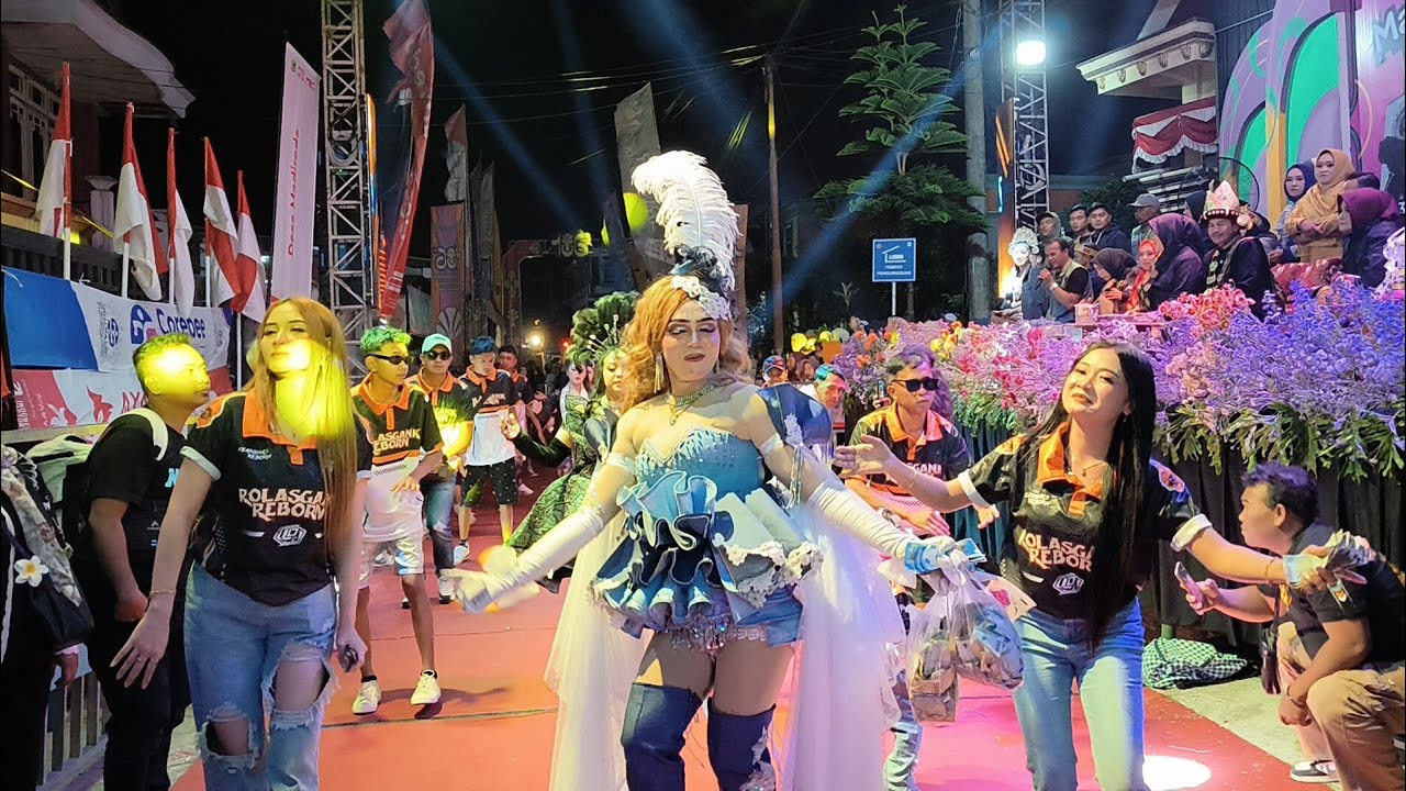 KARNAVAL MADIREDO PUJON DJAN SAE 