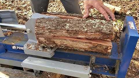 JD1025R 3 5 GPM and the Powerhouse 22 ton log splitter in use 11-08-2020