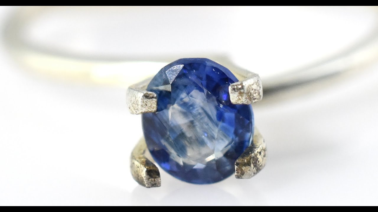 Loose Blue Sapphire 0.91 carat oval shape SKU- B204