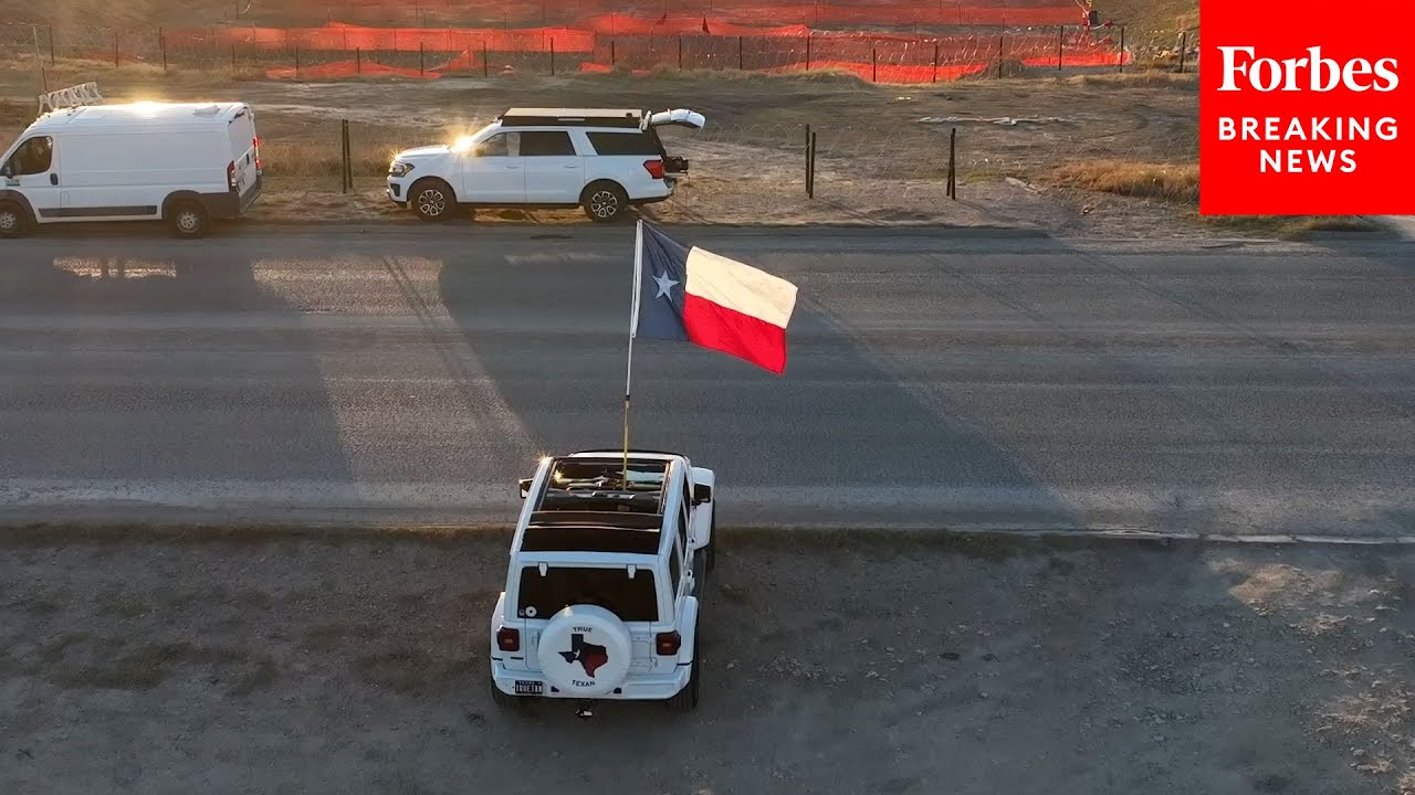 Texas National Guard Soldiers Implement Security Measures Near The ...