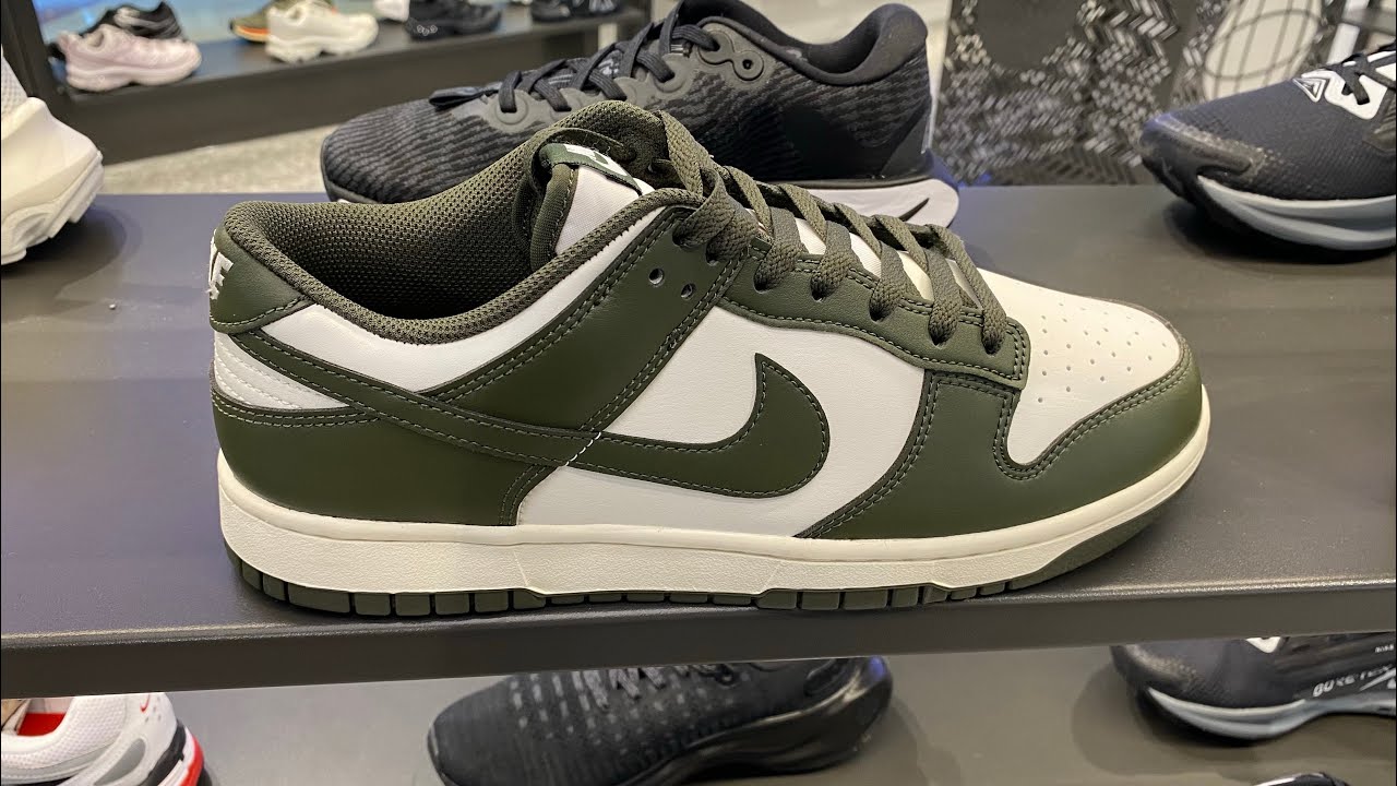 国内配送 NIKE DUNK LOW RETRO PALE IVORY/CARGO KHAKI Nike Dunk Low (Pale Ivory/ Cargo Khaki) - Style Code: HF5441