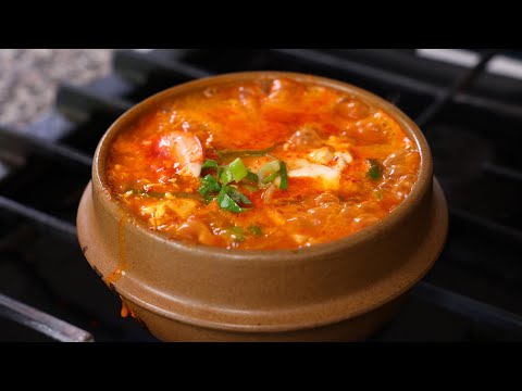 Korean spicy soft tofu stew with seafood (Haemul sundubu-jjigae: 해물 순두부찌개)