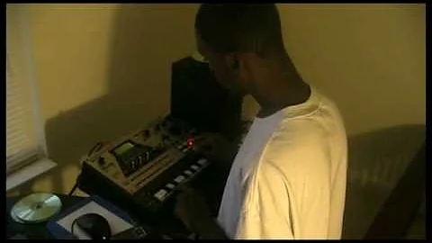 14 yr old producer/rapper c-beezy making a beat 25...