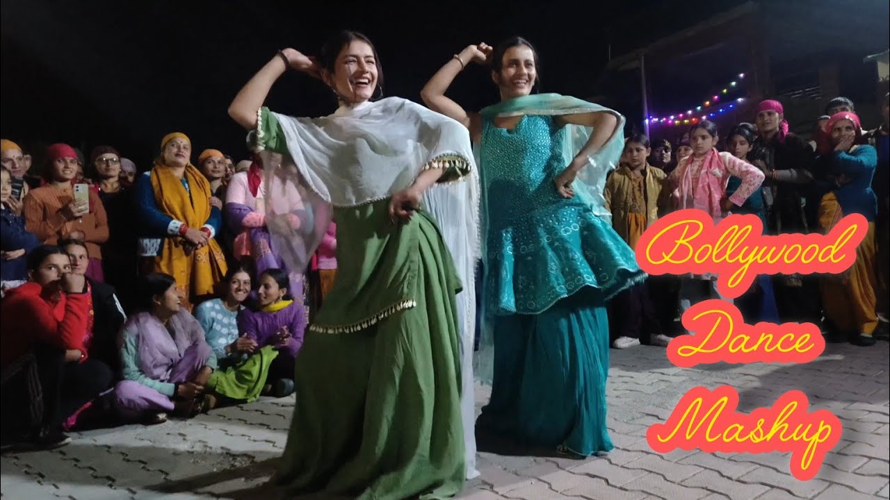 Dance performance on cousin's wedding 💃🥳Best Bollywood mashup songs for sangeet ।। Ameesha Thakur।।