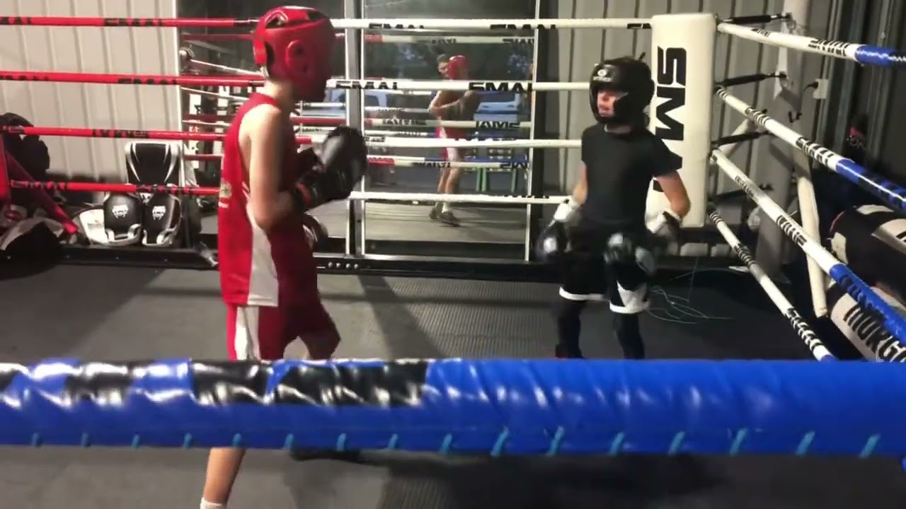 Nash knuckles wall sparring