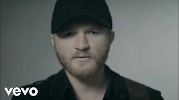 Eric Paslay - She Don't Love You (Official Music Video)