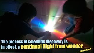 Shashwat (Avi) playing with RGB Combiner or Splitter | Dichroic Cube- Make Science Fun !!