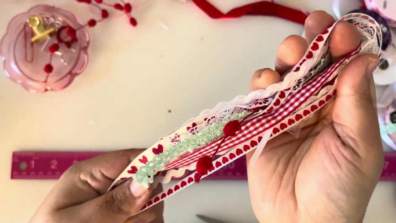 Hanaa Makes | journal/album tassel