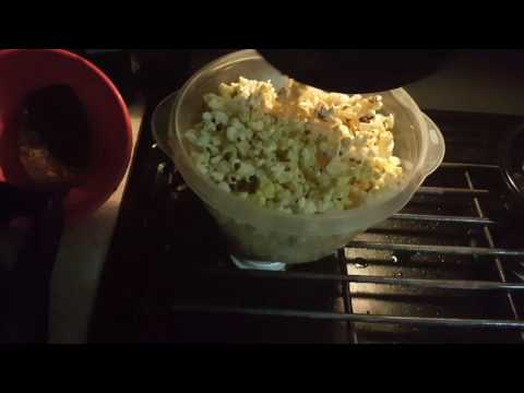 Wie man Popcorn Butter machen, die nicht Ihre Popcorn matschig machen