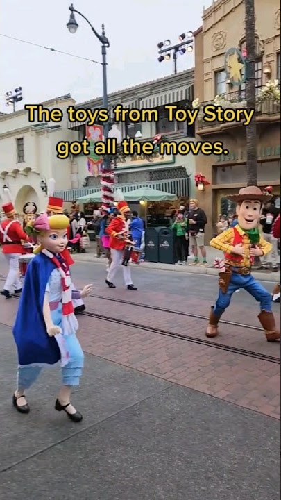 The Toys From Toy Story Dance To Migos At Disneyland! 😳 #shorts #disney #pixar #toystory #disneyland