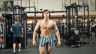 16 Year Old Tries Arnolds Chest Day At Golds Venice