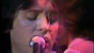 People in Love - Live 1977 chords