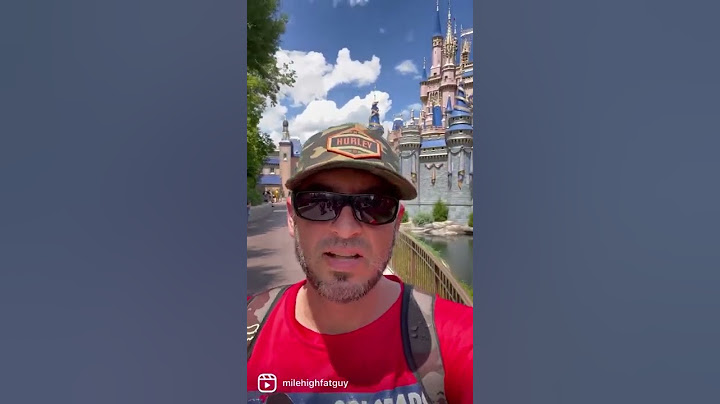 How to workout when your at Disney World | How to workout on vacation | Magic Kingdom