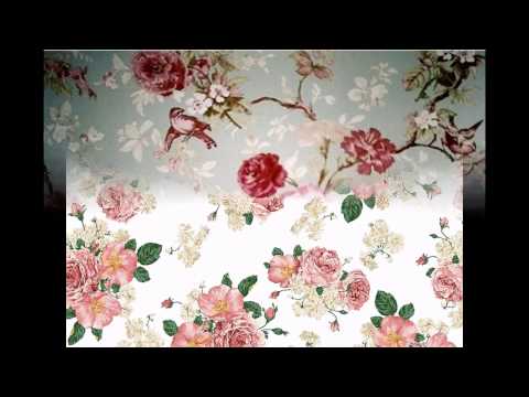 vintage-style-floral-wallpaper