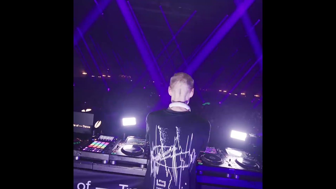 在 YouTube 上观看 Allen Watts & Will Rees - Pendulum 🚀🙌 Armin van Buuren Live at ASOT 2025. 在 YouTube 上观看 Allen Watts & Will Rees - Pendulum 🚀🙌 Armin van Buuren Live at ASOT 2025.