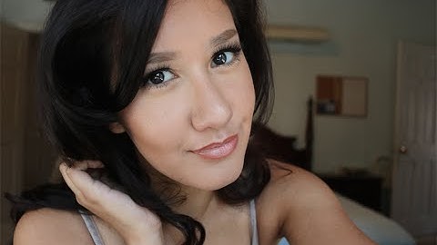 Trying on Flutter Lashes in the Style Judy