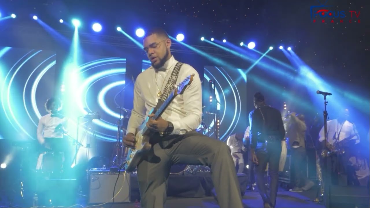 KLASS TOUJOURS CLASSE A PARIS A LA SALLE DOCK EIFFEL...