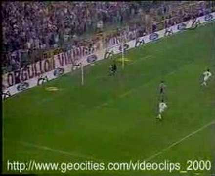 Clarence Seedorf - huge goal from half field