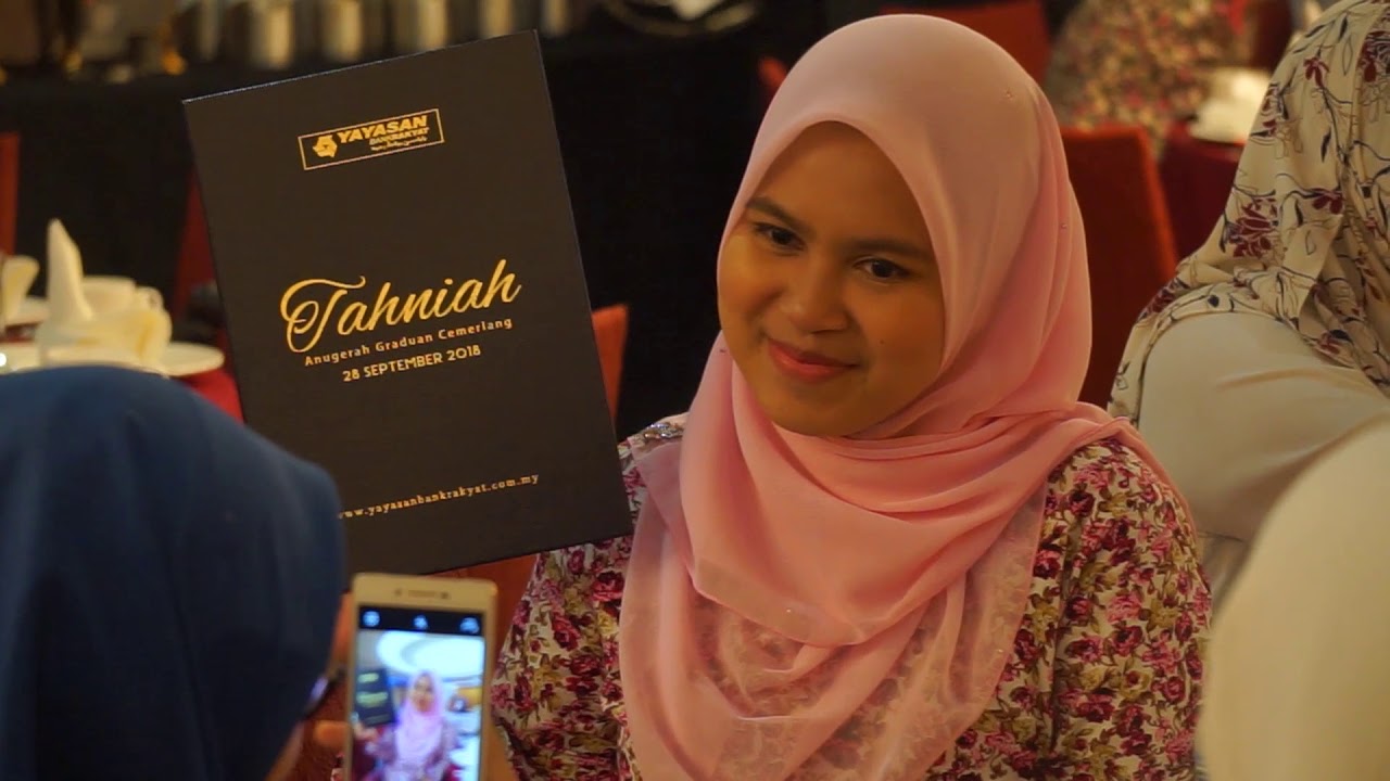 YAYASAN BANK RAKYAT | PPBU : MAJLIS ANUGERAH GRADUAN ...