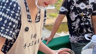 大哥好像觉得还可以再辣一点#家乡的味道 #地方特色美食 #霉豆腐 #下饭神器 #唯有美食可以治愈一切