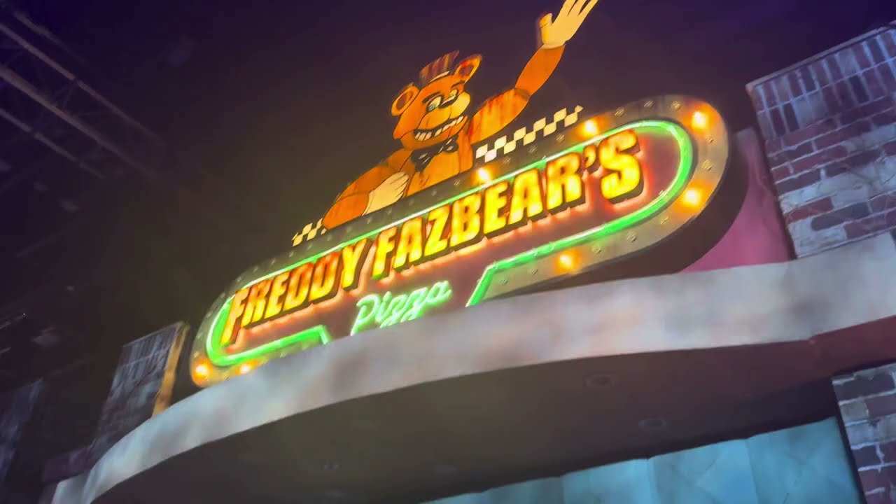 Five Nights at Freddy’s maze at Universal Halloween Horror Nights