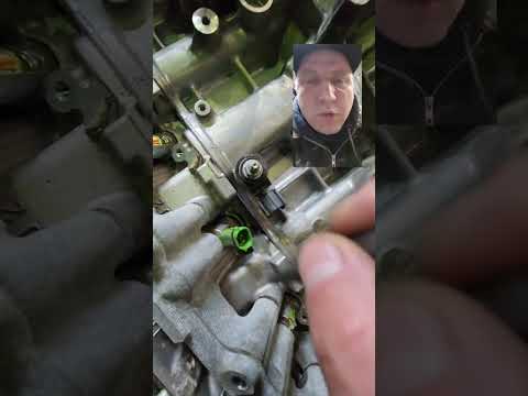 Как снять форсунки топливные правильно на 1az  Toyota RAV4 Toyota Avensis 23250-28070