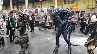 Alien vs Predators Dance off