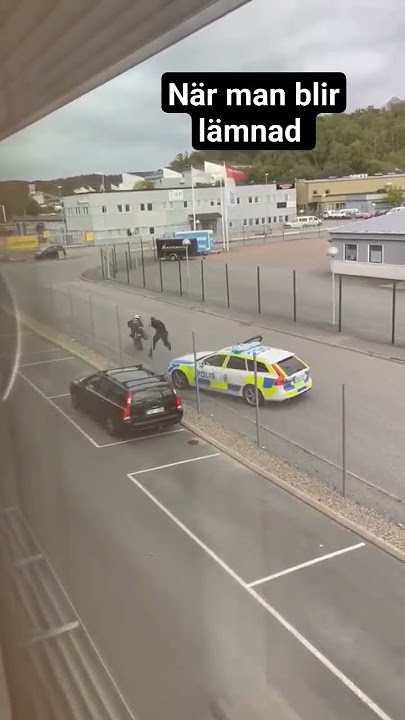 Moped kör ifrån polisen i Göteborg #fördig #roligt #sverige #fail #polisen #blir #lämnad #bakom #bil