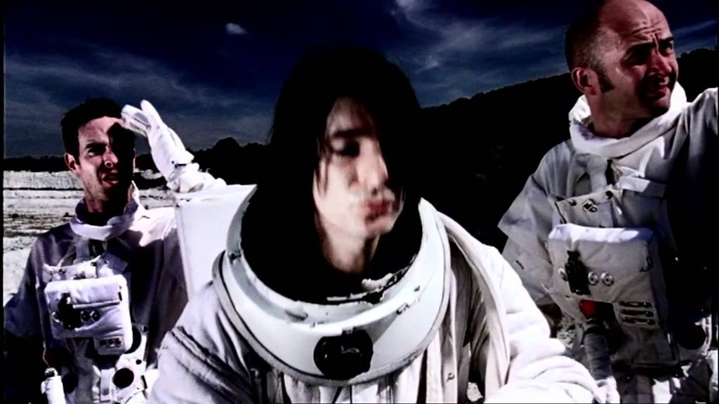 Amplifier - Everyday Combat adlı videoyu YouTube'da izle Amplifier - Everyday Combat adlı videoyu YouTube'da izle