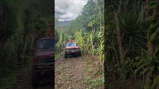 Toyota 22R subiendo cuesta empinada en Pueblo Nuevo Viñas, Guatemala, Centroamérica.