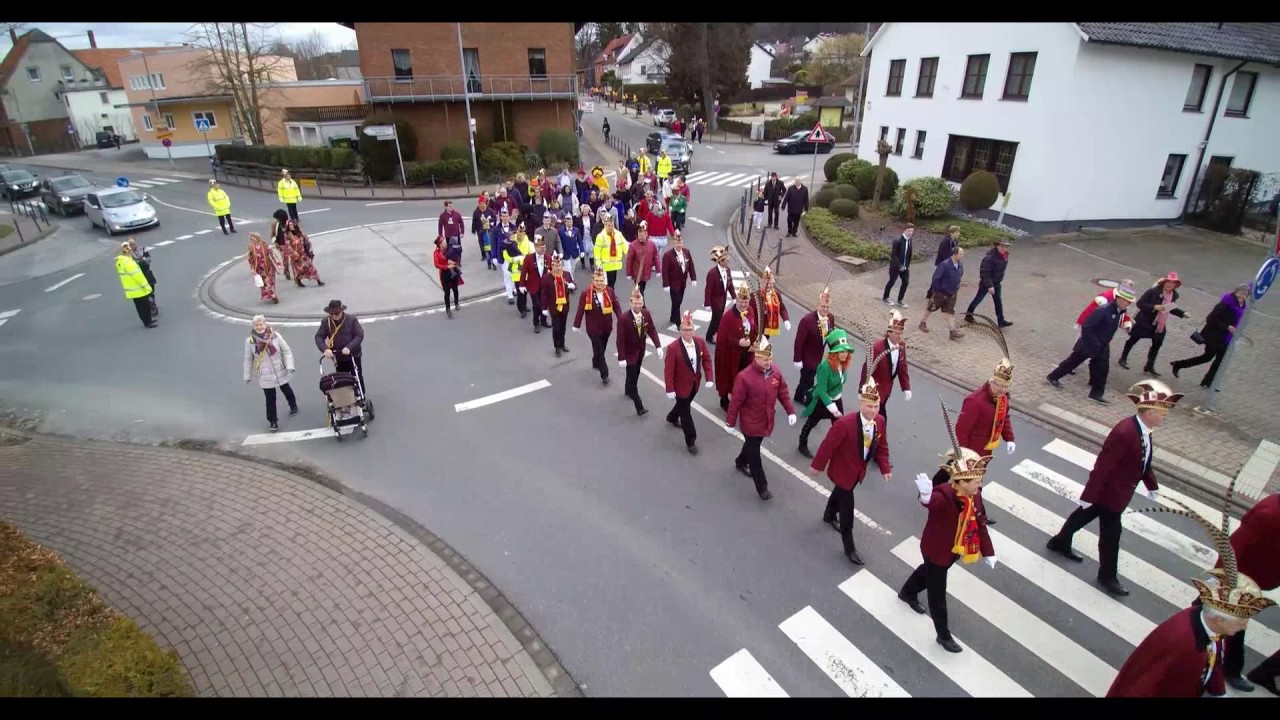 Rosenmontag - Abholen des Prinzenpaares samt Rathausstürmung