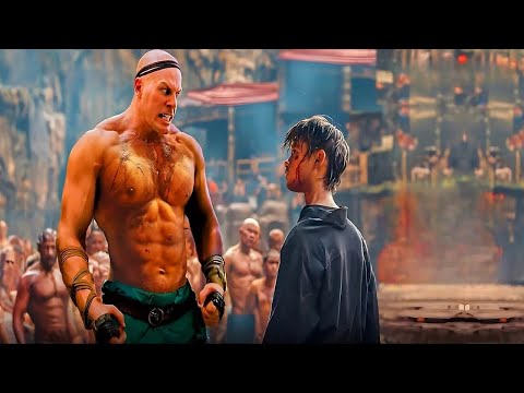 أفتكروه طفل وقعدوا يضحكوا عليه لحد مبيخلص علي عملاق ا بلكمة واحدة