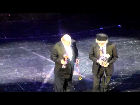 ელენეს –––