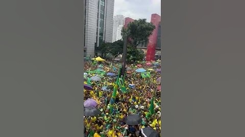 Apoiadores do ex-presidente Bolsonaro se reúnem para ato na Avenida Paulista em 25/02/2024