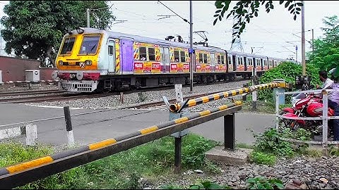 Furious Speedy Colourful Aerodynamic Face & Flat Face EMU Trains Skip Between Railgate Quickly | ER