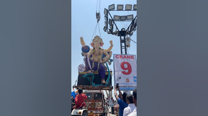 Ganesha Nimajjanam Crane Lifted #khairtabadganesh2024 #hydrabadganesh #ganeshnimarjjanam