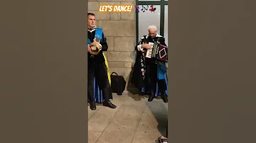 Traditional Spanish Folk music at Santiago de Compostella 🇪🇸