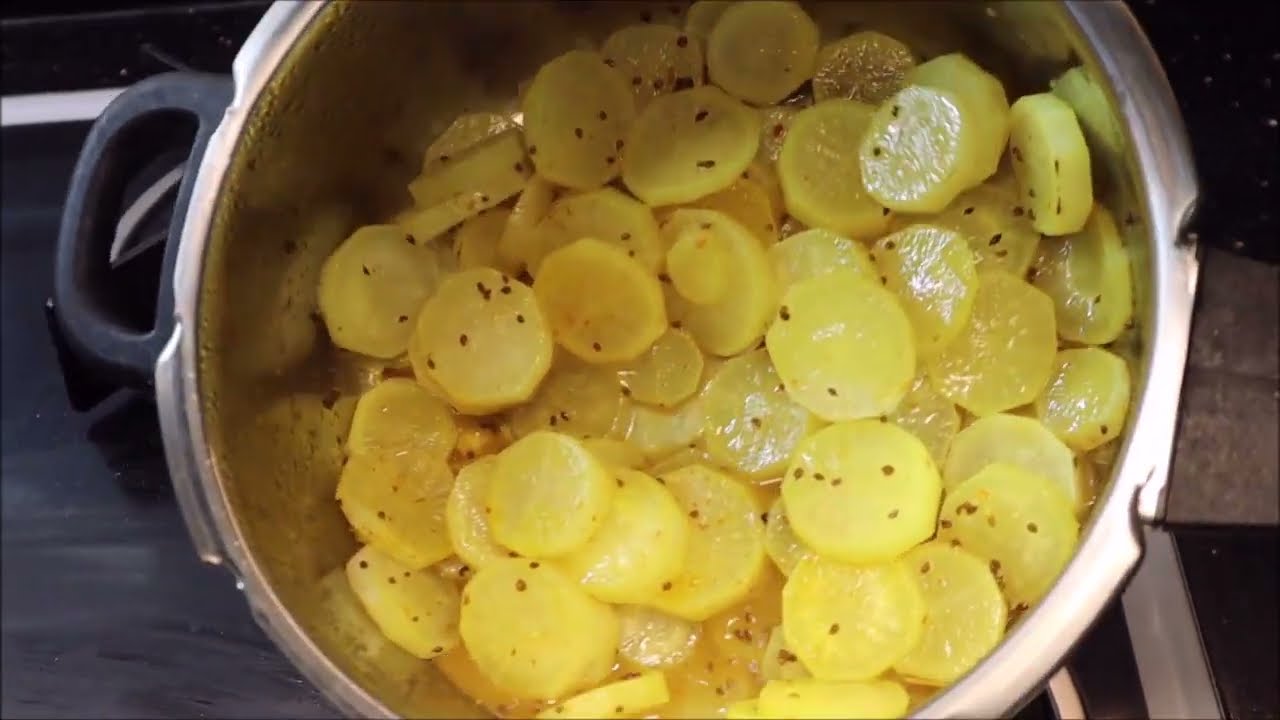 Khatti meethi mooli ki sabzi