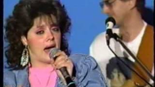 Video thumbnail of "Lucie Marotte (1992) - ROSE POUR MAMAN - Honky Tonk Angels"