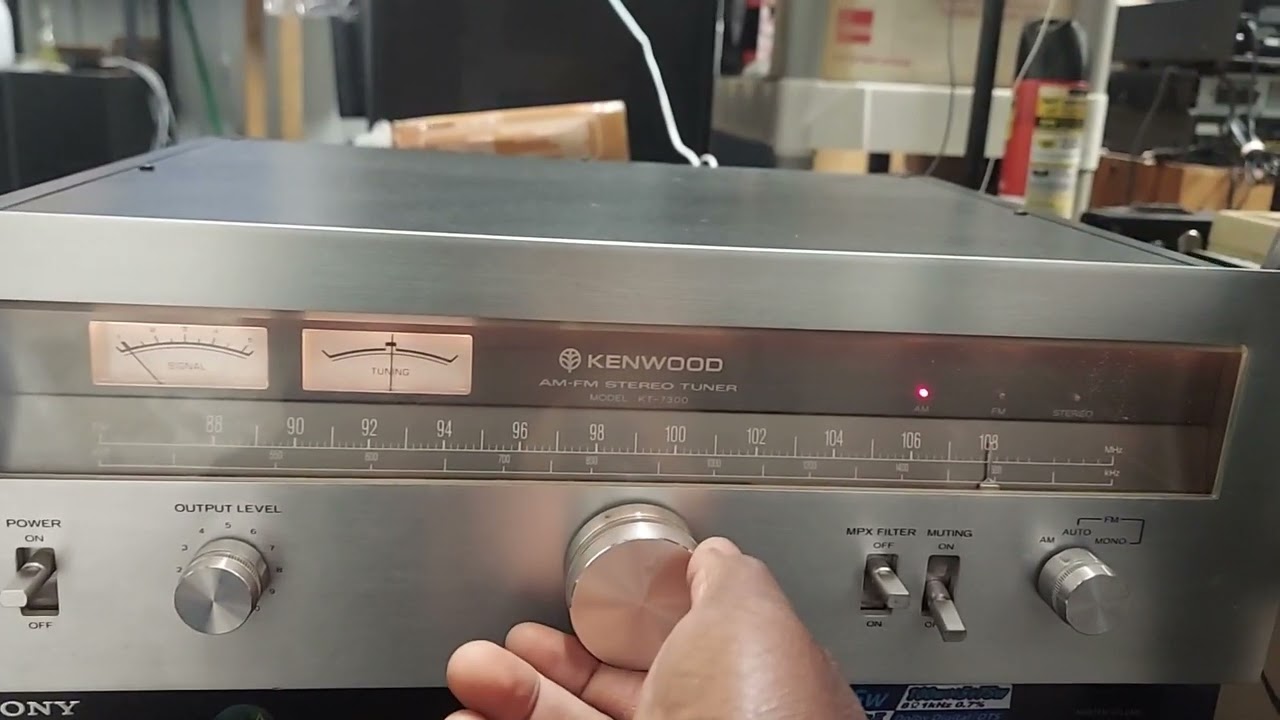 Kenwood AM-FM Stereo Tuner Model KT-7300 - YouTube