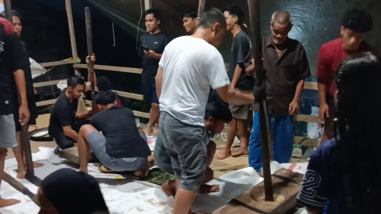 Nutuk Baham di Desa lebak cilong dengan kental adat dan budayanya