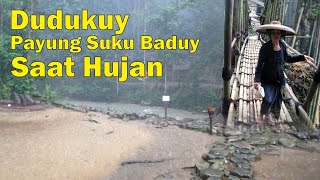 Orang Baduy Kehujanan, Lihat Payung yang Mereka Gunakan