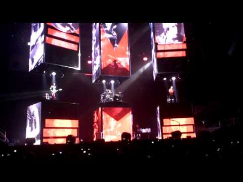 Muse concert Ahoy November 14 2009 Intro + Uprising (HD)