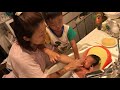 【4歳の男の子】赤ちゃんの沐浴をお手伝い 妹ができて嬉しいね！