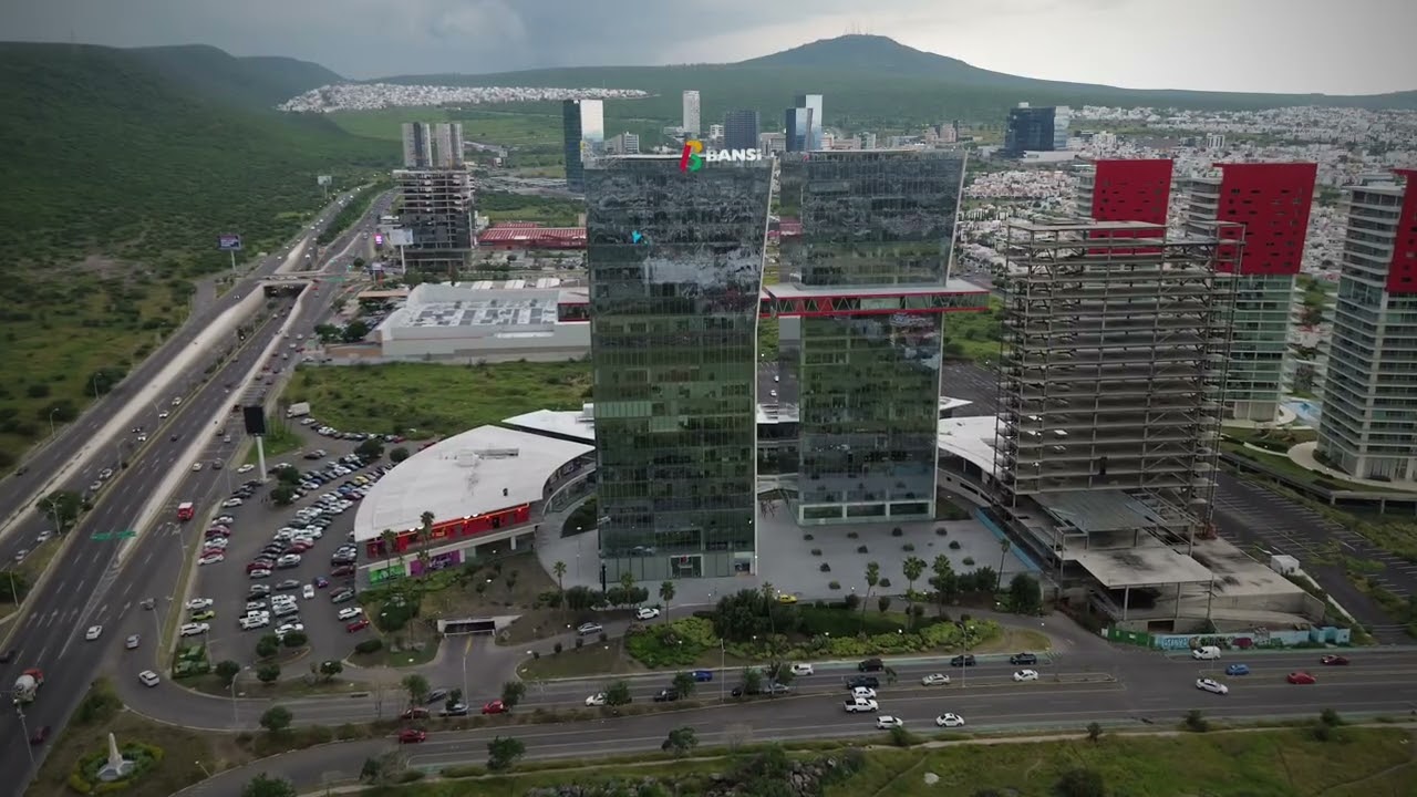 🏙️🚁 Centro Sur, Querétaro desde las alturas | Vuelo en dron entre rascacielos