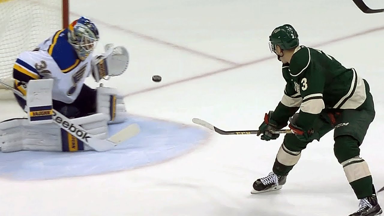 Coyle beats Allen with pretty backhand shot - YouTube