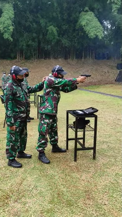 cara menembak pistol dengan cepat Dan tepat sasaran.