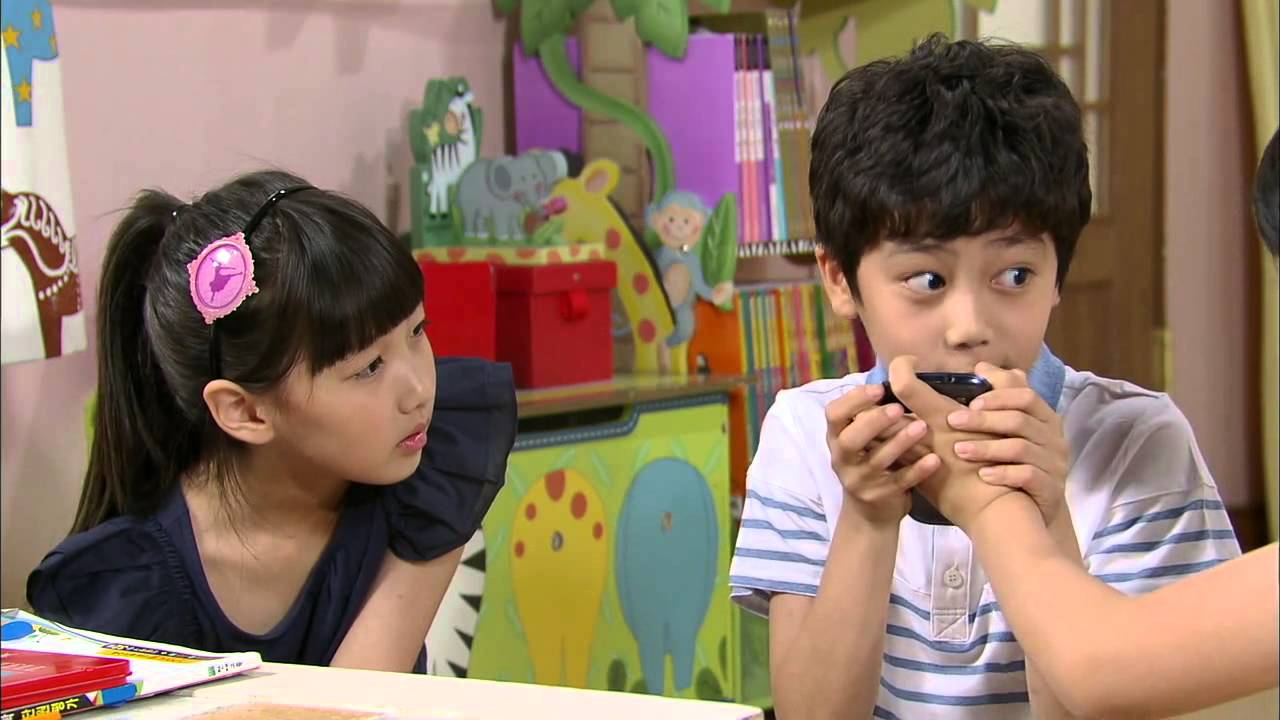 [HIT] 참 좋은 시절-공원데이트를 즐기는 옥택연-이엘리야의 달콤한 뽀뽀!.20140622